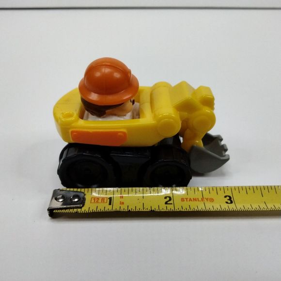 Fisher Price Little People Wheelies Excavator Construction Loader Movable Scoop - Picture 9 of 10